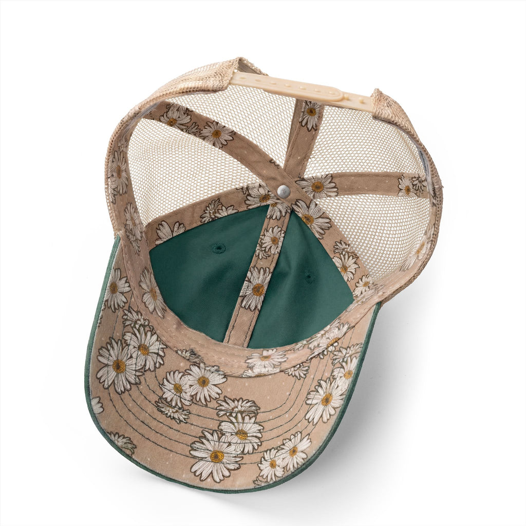 FishingHoleZ Bass Queen - Women's Washed Mesh-Back Cap